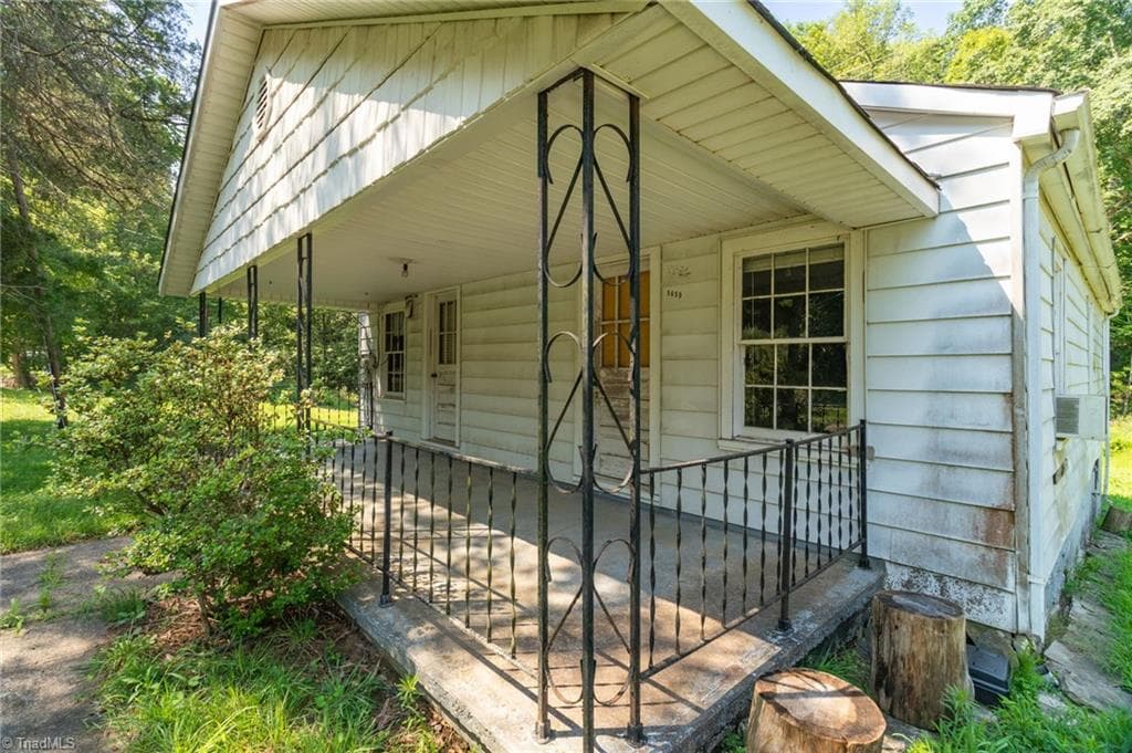Stick/Site Built at 5650 Waller Road, Pfafftown NC 27040, Pfafftown, photo 2 of 34
