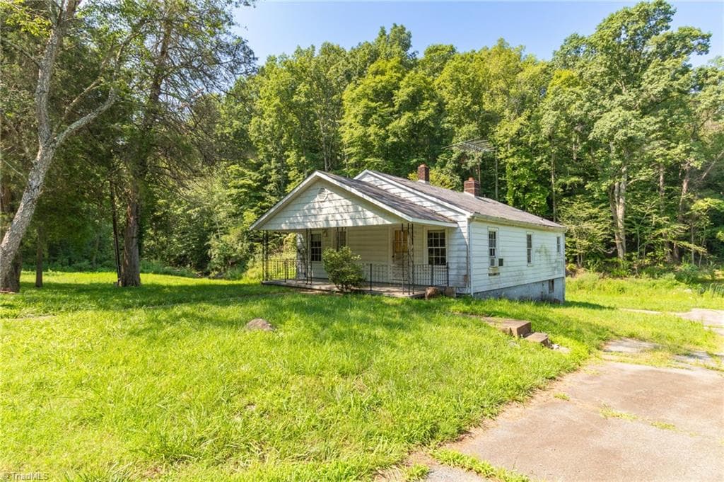 5650 Waller Road, Pfafftown NC 27040