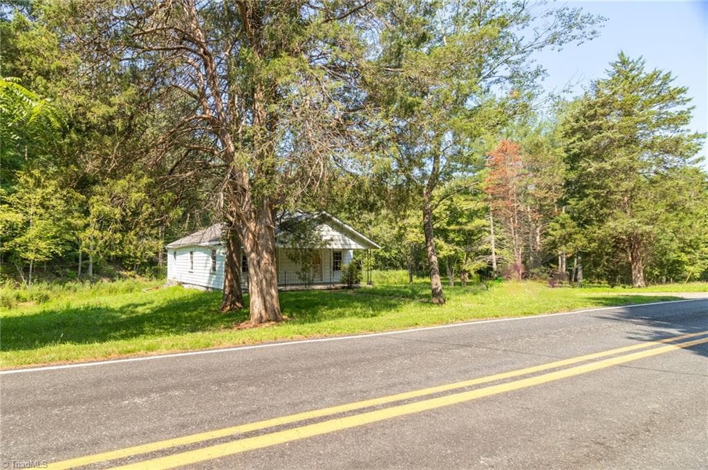 Stick/Site Built at 5650 Waller Road, Pfafftown NC 27040, Pfafftown, photo 4 of 34