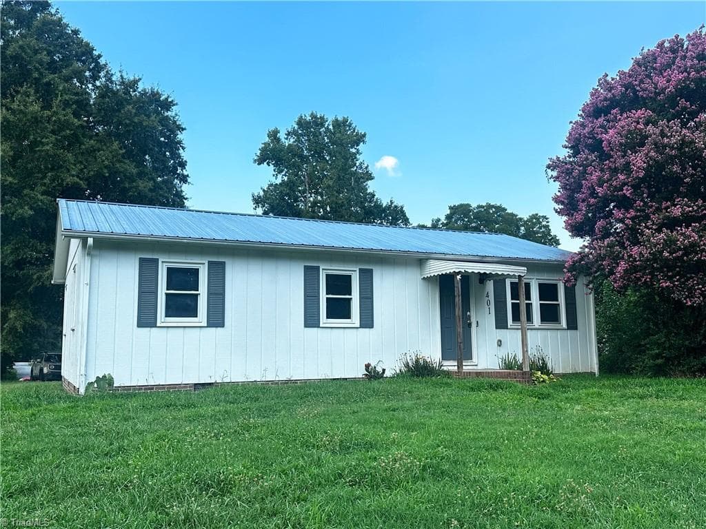401 martin luther king Drive, Thomasville NC 27360