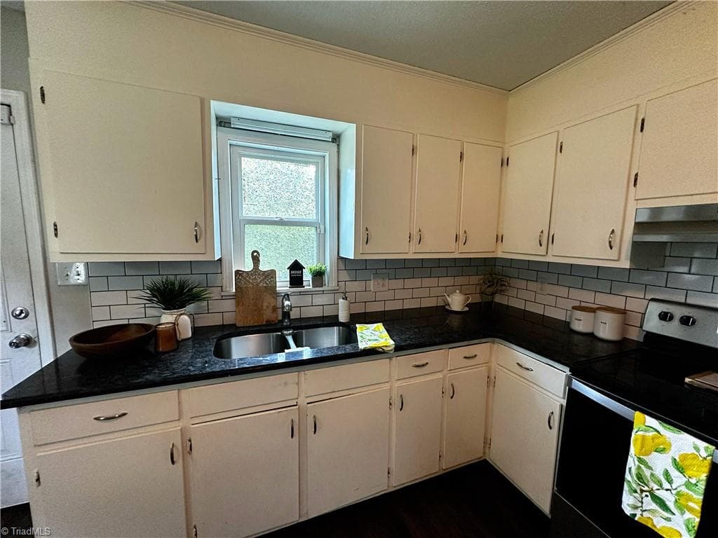 Stick/Site Built at 401 martin luther king Drive, Thomasville NC 27360, Thomasville, photo 5 of 12