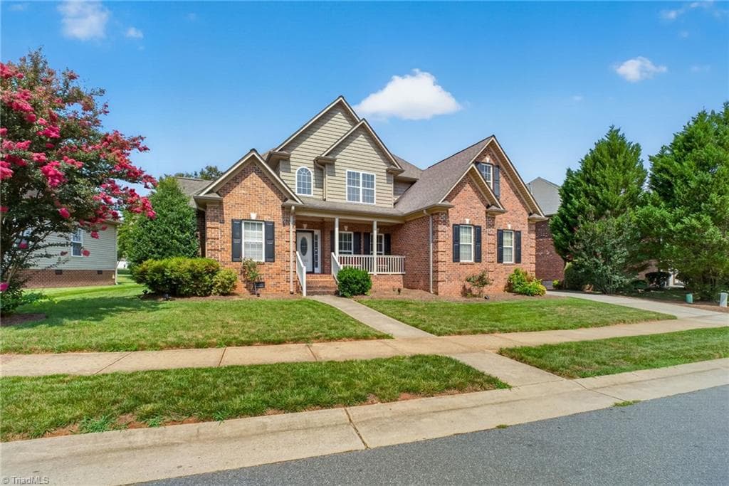 Stick/Site Built at 3033 Cameron Village Court, Winston-Salem NC 27103, photo 2 of 49