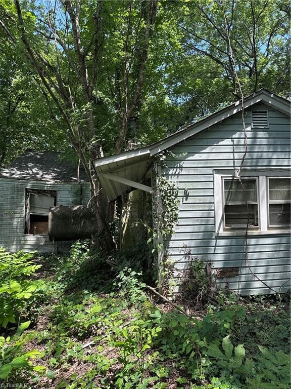 Single Family Residence at 499 Leonard Road, Lexington NC 27295, Lexington, photo 5 of 10