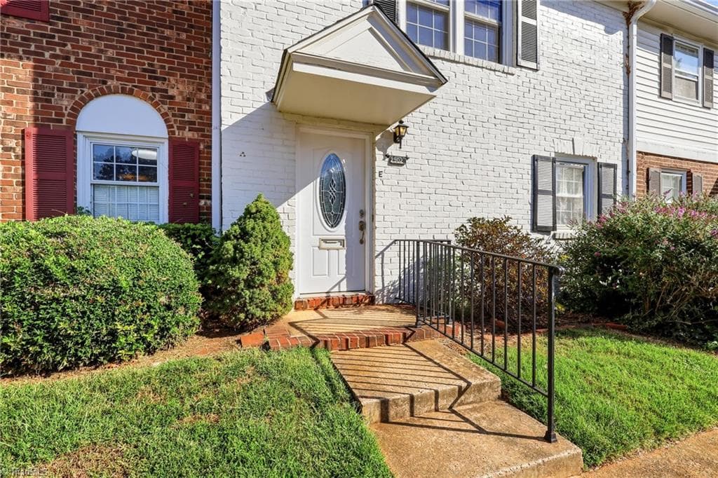 2902 Saint Marks Road, Winston-Salem NC 27103