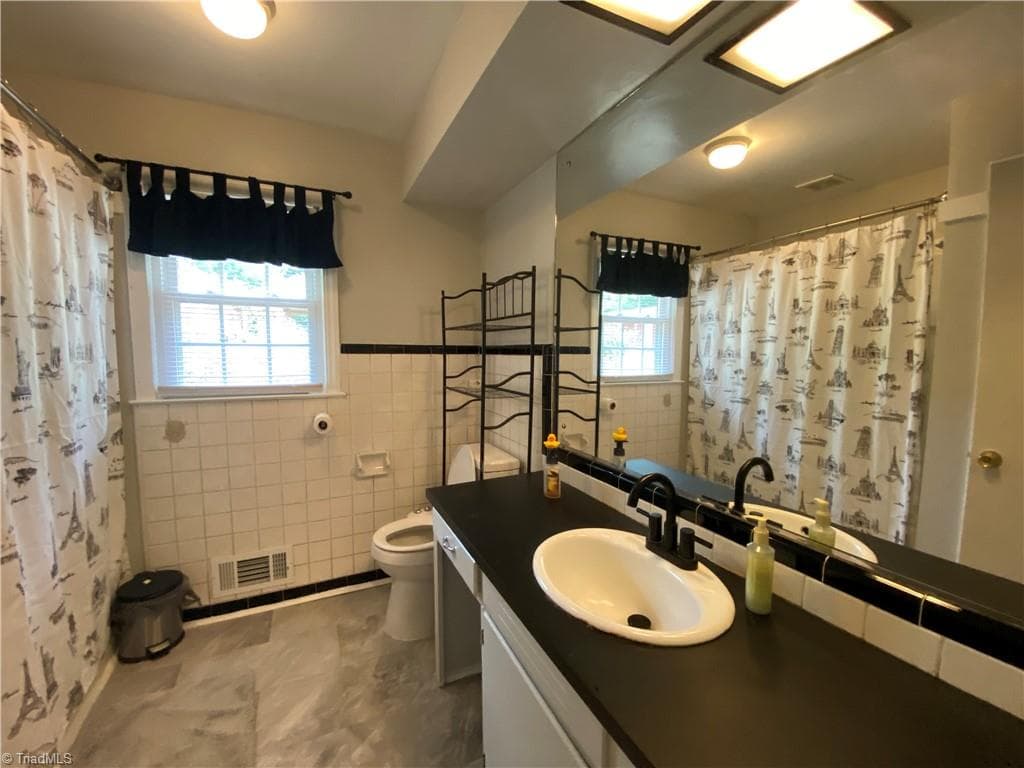 Stick/Site Built at 1112 Green Street, Reidsville NC 27320, photo 17 of 29