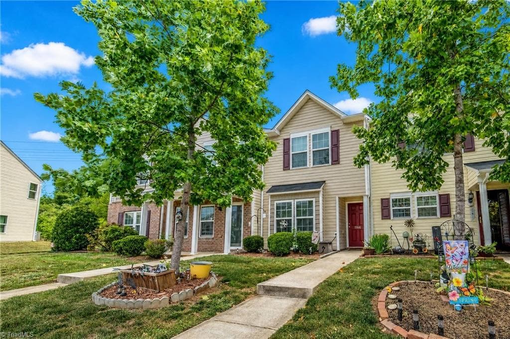 1166 Brooksridge Way, Whitsett NC 27377