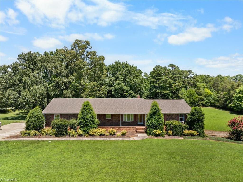 Stick/Site Built at 200 Enterprise Road, Lexington NC 27295, Lexington, photo 2 of 46