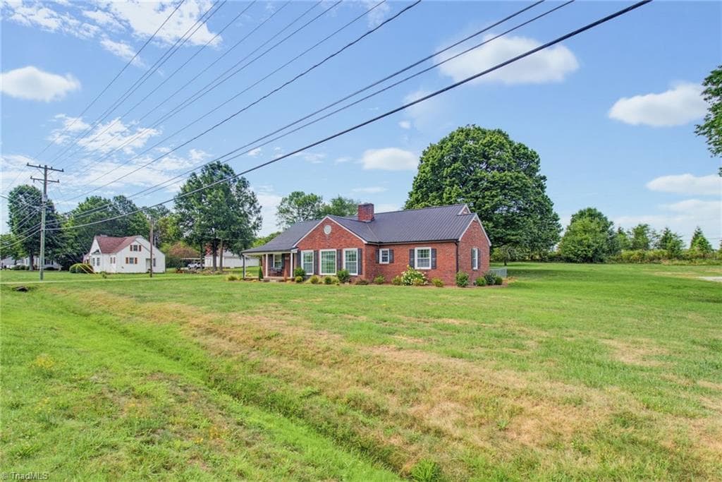Stick/Site Built at 4264 High Point Road, Winston-Salem NC 27107, Winston-Salem, photo 6 of 33