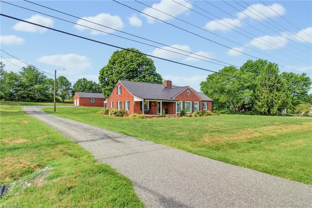 4264 High Point Road, Winston-Salem NC 27107