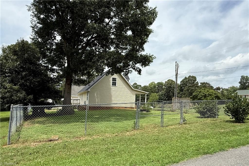 Modular at 108 King Arthur Drive, King NC 27021, photo 43 of 50