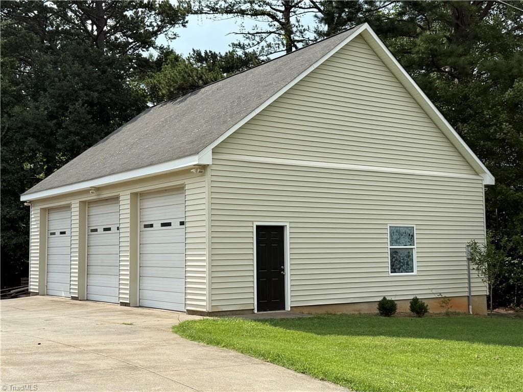 Modular at 108 King Arthur Drive, King NC 27021, photo 32 of 50