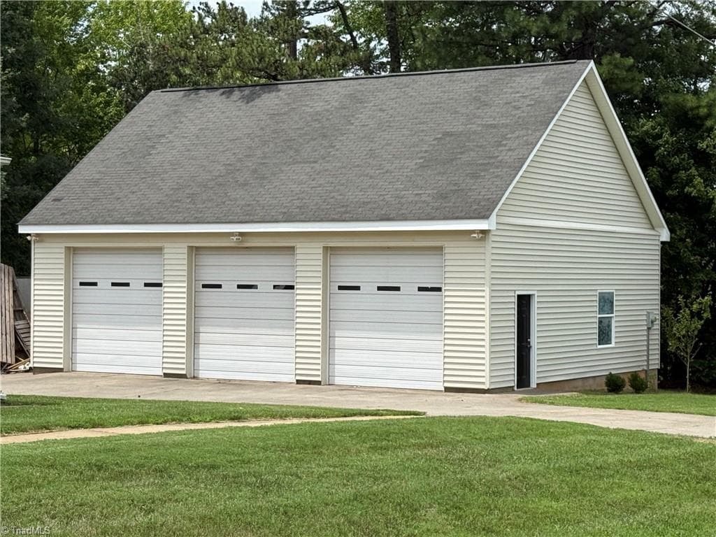 Modular at 108 King Arthur Drive, King NC 27021, photo 5 of 50
