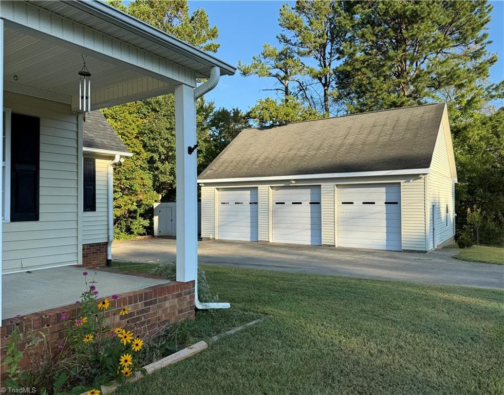 Modular at 108 King Arthur Drive, King NC 27021, photo 4 of 50