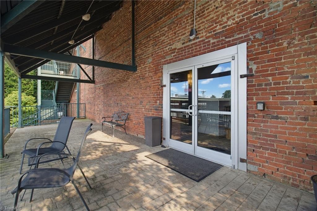 Stick/Site Built at 836 Oak Street # 306, Winston-Salem NC 27101, Winston-Salem, photo 3 of 21