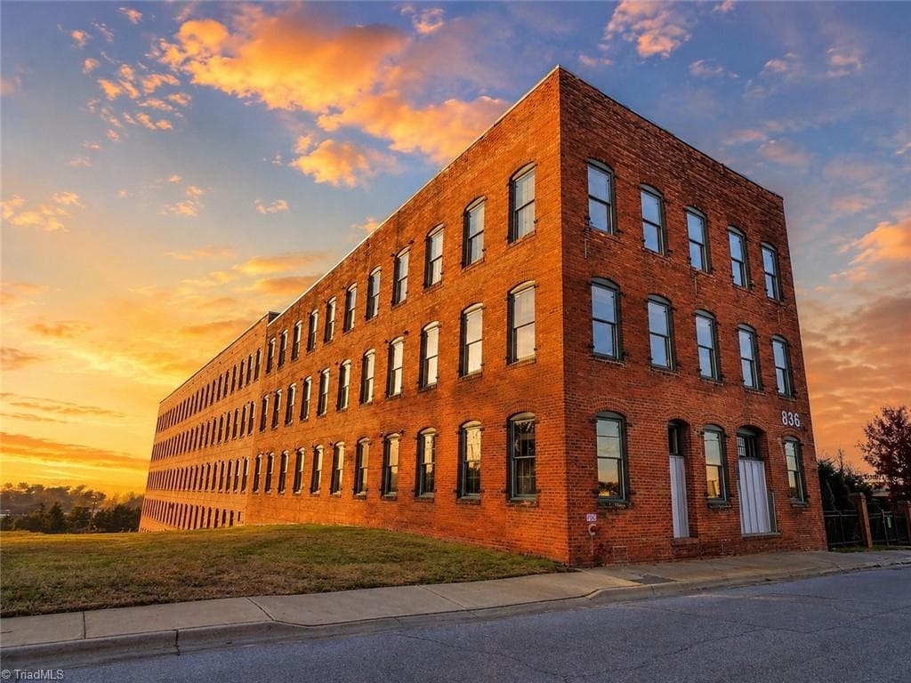 836 Oak Street # 306, Winston-Salem NC 27101