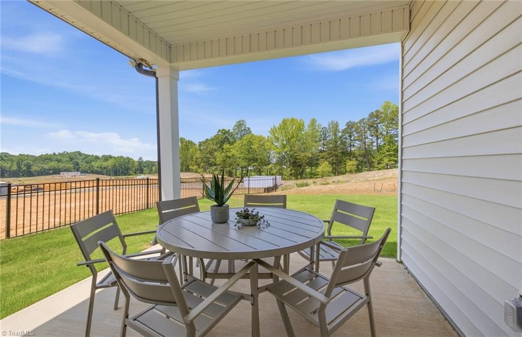 Stick/Site Built at 405 Chesney Place, Thomasville NC 27360, photo 26 of 27