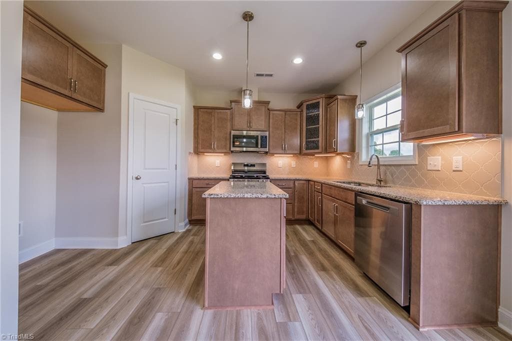 Stick/Site Built at 3719 Contimental Square, Kernersville NC 27284, photo 7 of 26