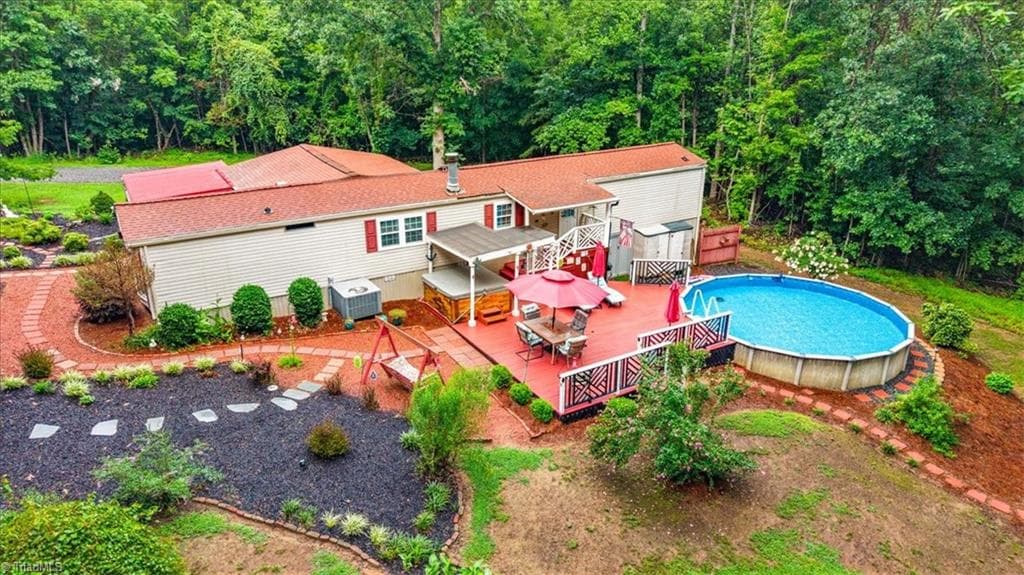 Manufactured Home at 210 Blair Drive, Reidsville NC 27320, photo 20 of 25