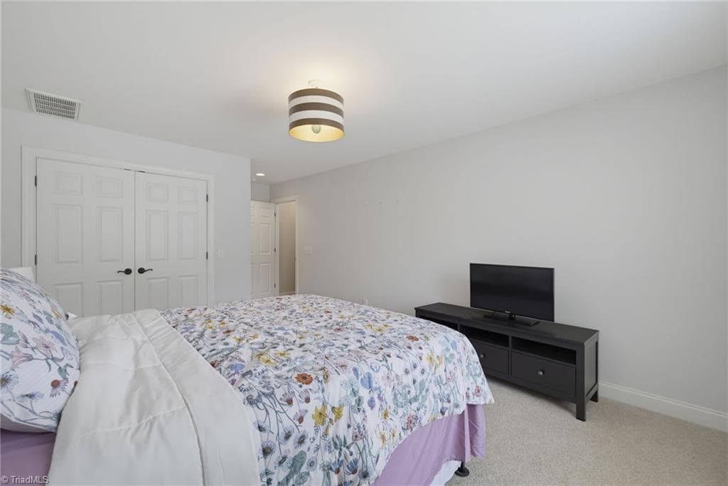 Stick/Site Built at 4 Willow Oak Court, Greensboro NC 27408, photo 34 of 40