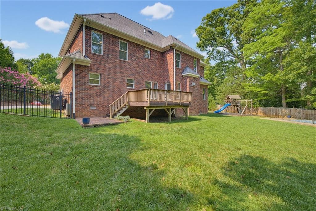 Stick/Site Built at 4 Willow Oak Court, Greensboro NC 27408, photo 37 of 40