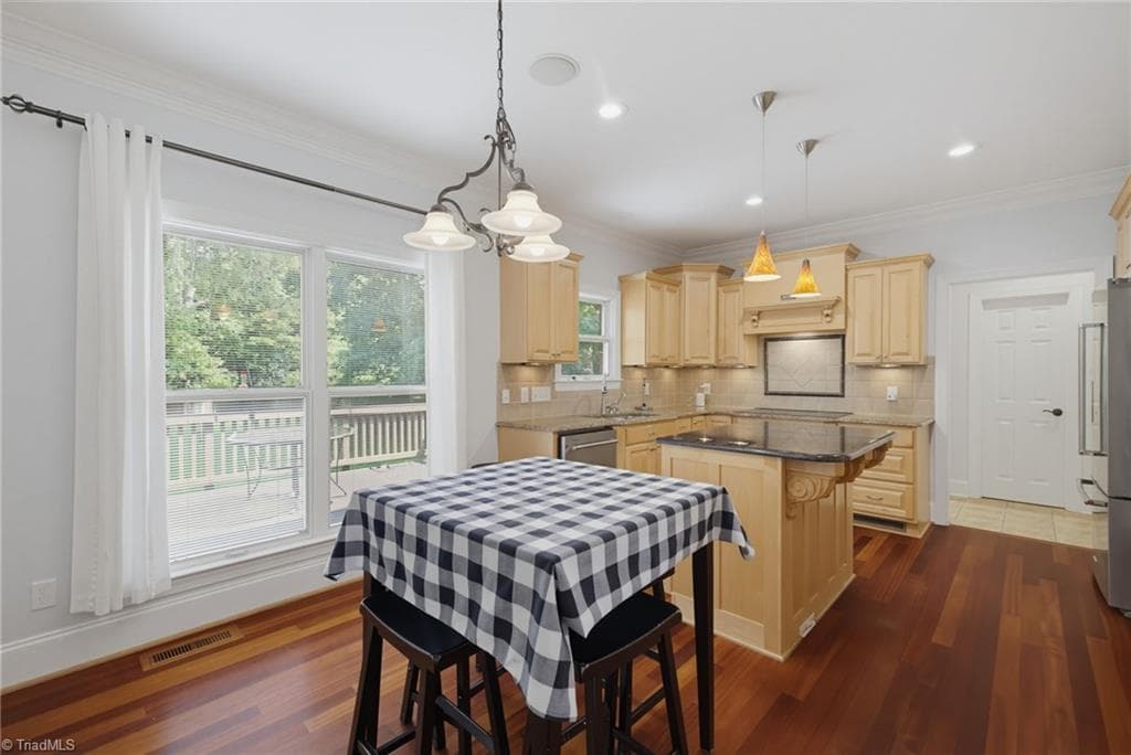 Stick/Site Built at 4 Willow Oak Court, Greensboro NC 27408, photo 11 of 40