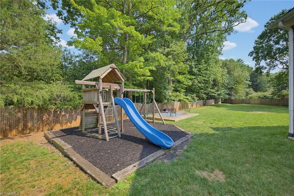 Stick/Site Built at 4 Willow Oak Court, Greensboro NC 27408, photo 40 of 40