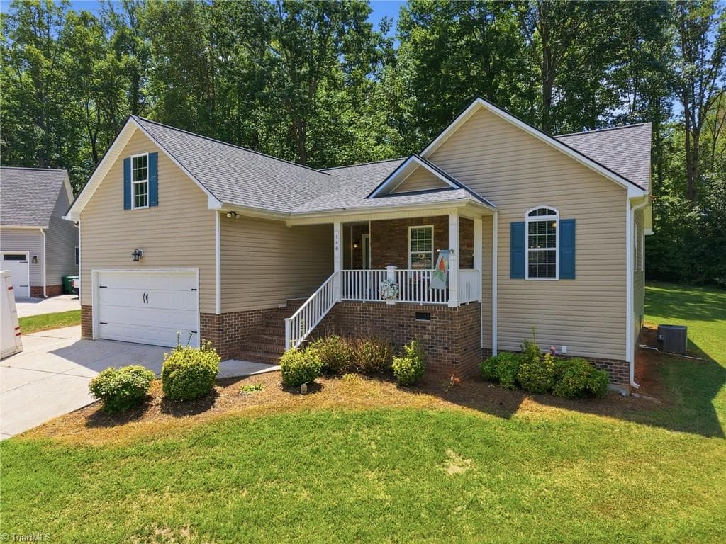 Stick/Site Built at 140 Laurel Ridge Court, Reidsville NC 27320, photo 2 of 40