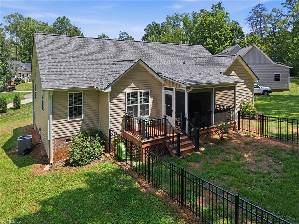 Stick/Site Built at 140 Laurel Ridge Court, Reidsville NC 27320, photo 32 of 40