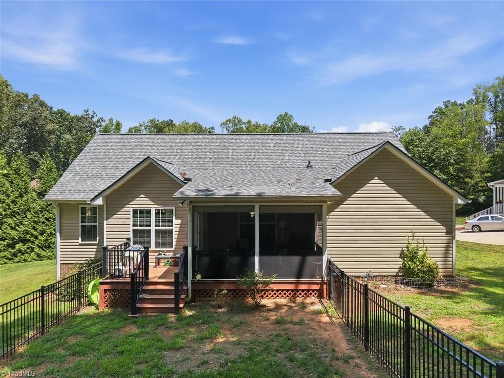 Stick/Site Built at 140 Laurel Ridge Court, Reidsville NC 27320, photo 30 of 40
