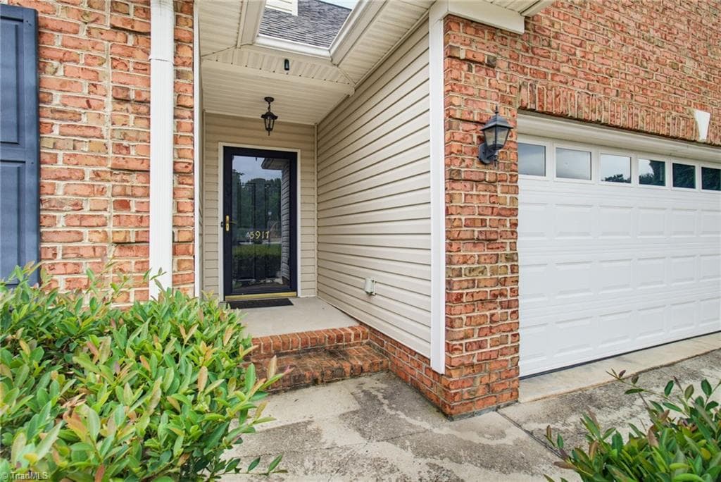 Stick/Site Built at 5917 Kenville Green Circle, Kernersville NC 27284, photo 4 of 30