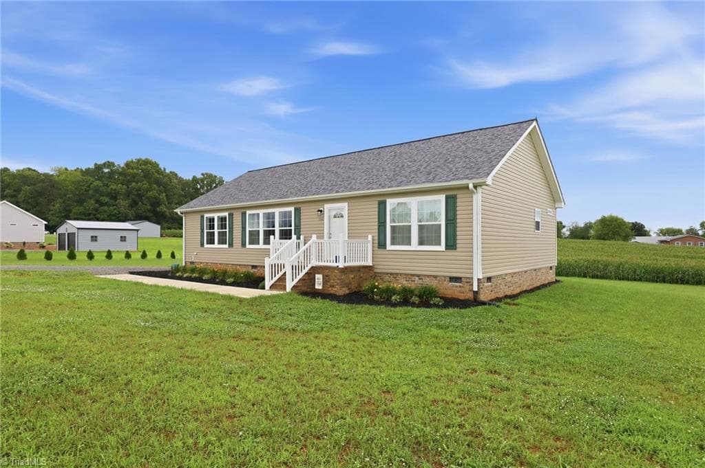 1046 Herberts Drive, Yadkinville NC 27055