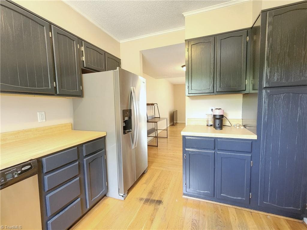 Stick/Site Built at 1407 Chestnut Drive # C, High Point NC 27262, photo 10 of 29