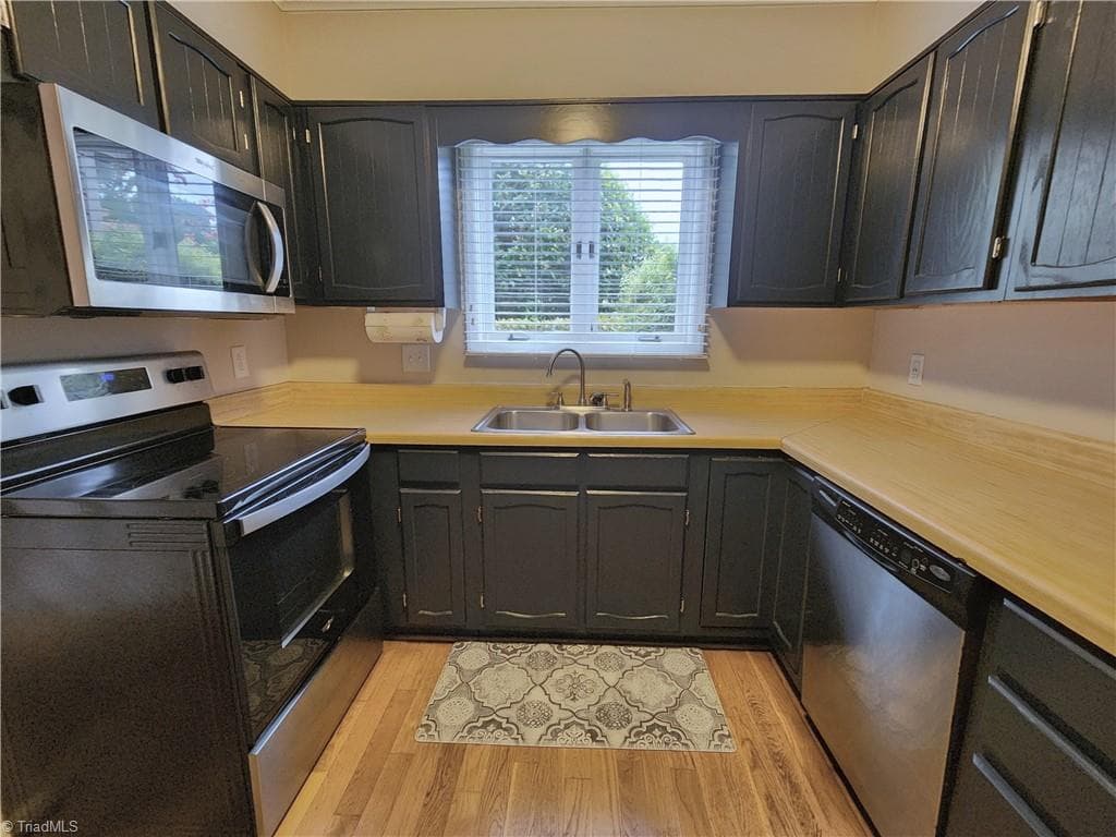Stick/Site Built at 1407 Chestnut Drive # C, High Point NC 27262, photo 11 of 29
