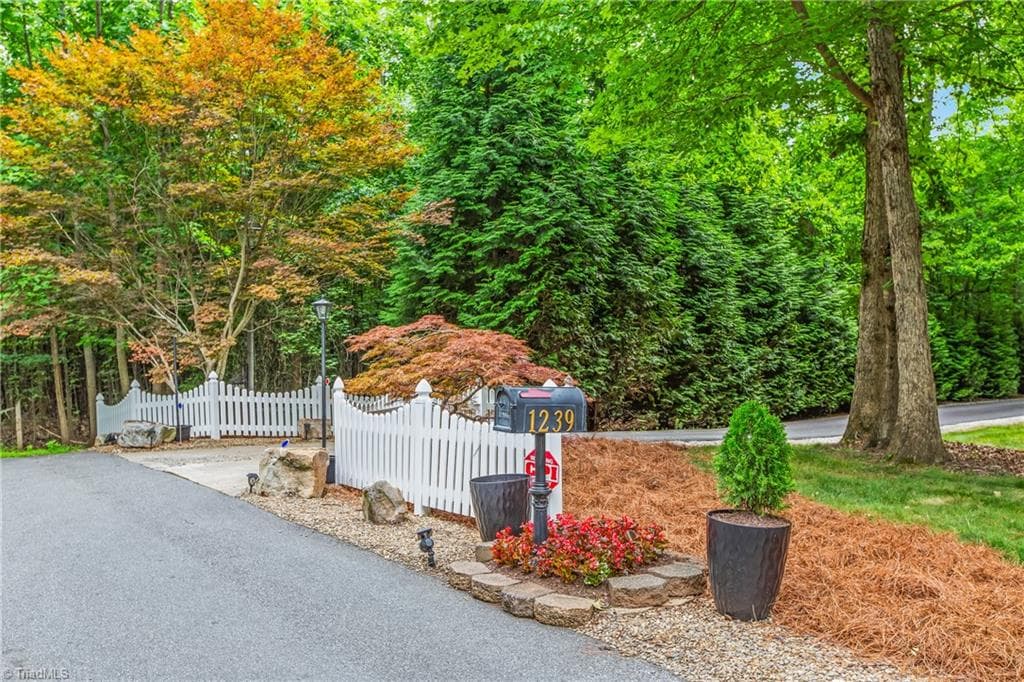 Stick/Site Built at 1239 Blackberry Ridge Road, High Point NC 27265, photo 7 of 50