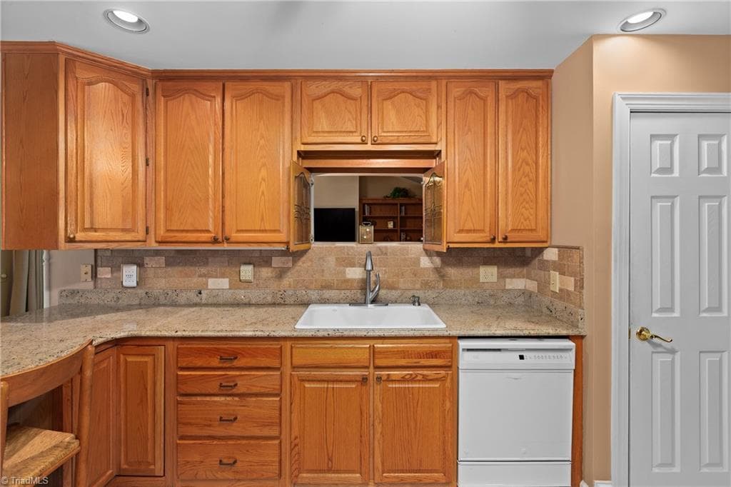 Stick/Site Built at 1239 Blackberry Ridge Road, High Point NC 27265, photo 19 of 50