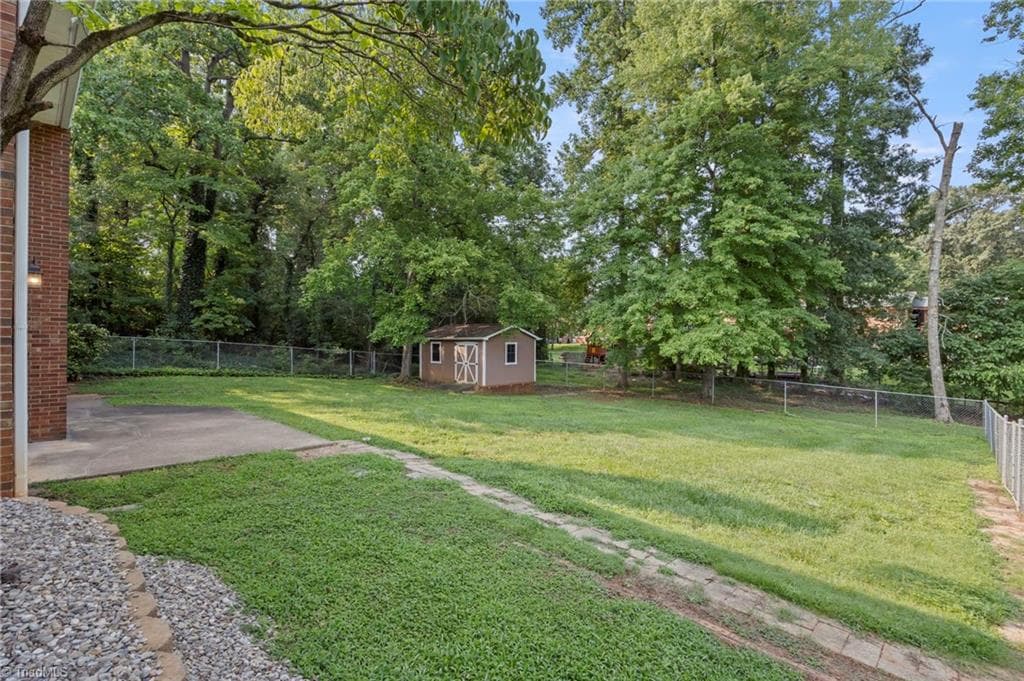 Stick/Site Built at 123 Tangle Drive, Jamestown NC 27282-9367, photo 7 of 36