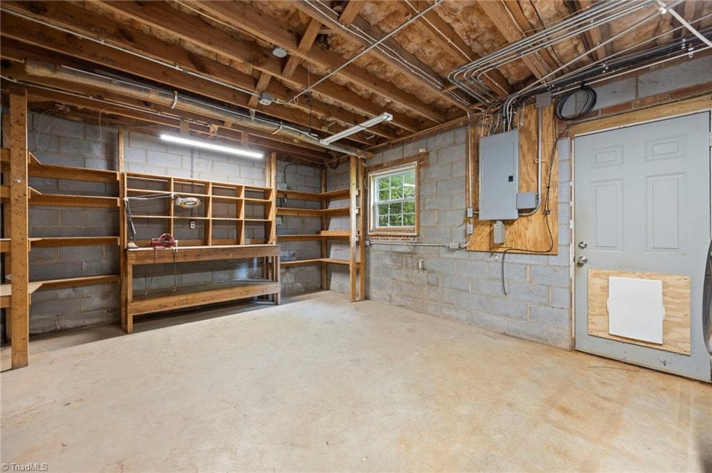 Stick/Site Built at 123 Tangle Drive, Jamestown NC 27282-9367, photo 30 of 36