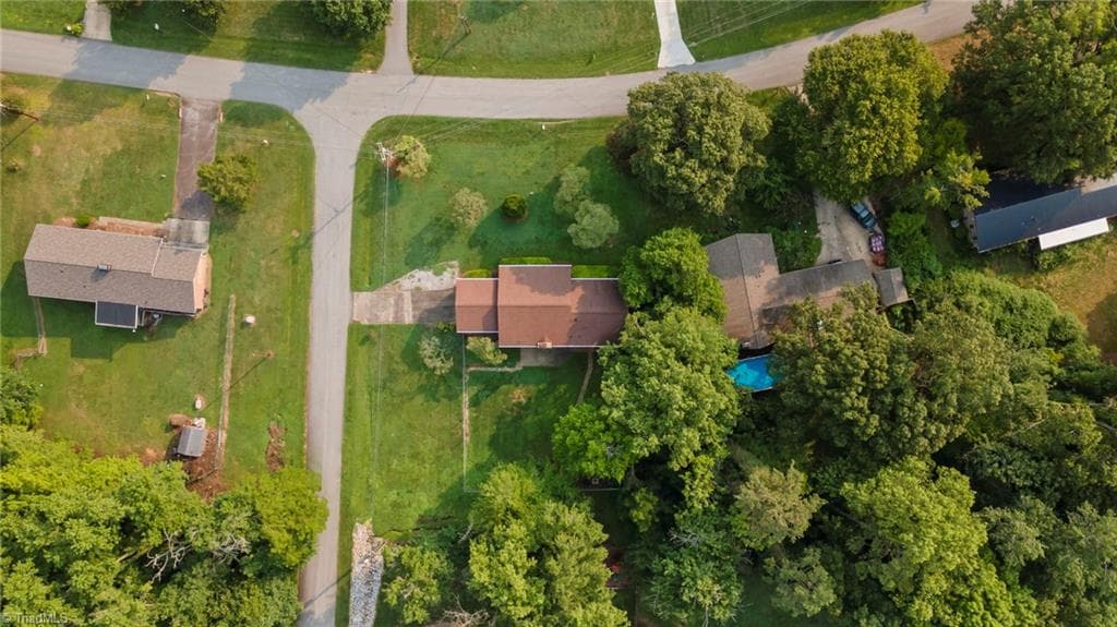 Stick/Site Built at 123 Tangle Drive, Jamestown NC 27282-9367, photo 35 of 36