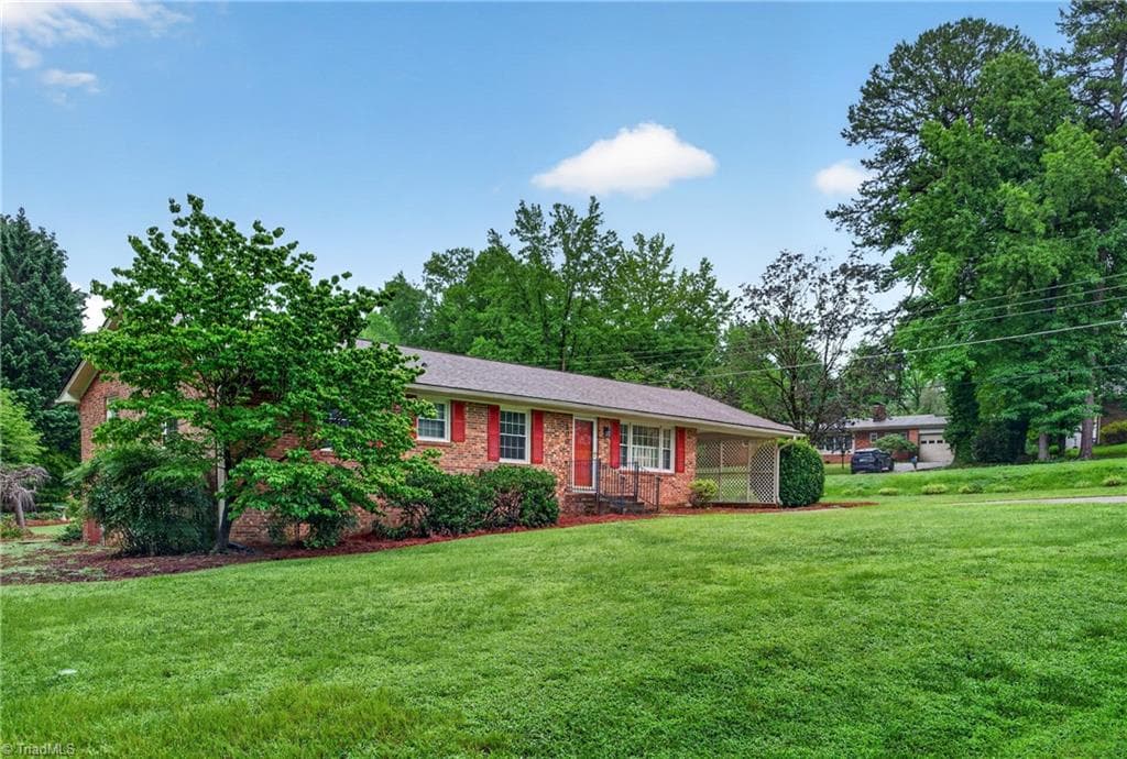 Stick/Site Built at 200 Brookview Circle, Jamestown NC 27282, photo 7 of 50
