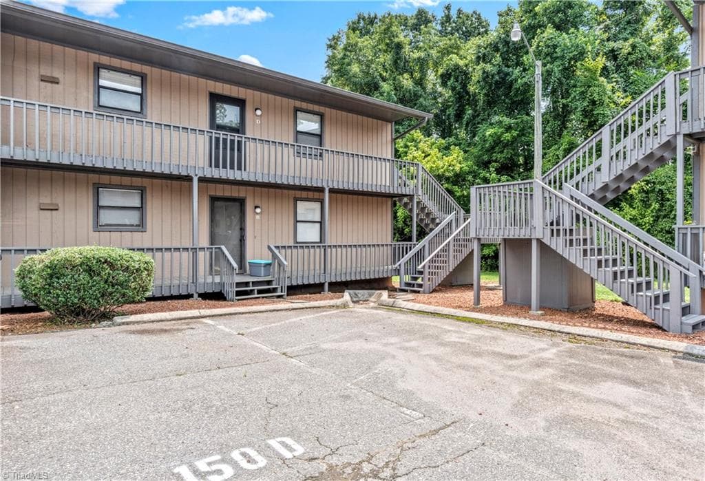 Stick/Site Built at 150 Vista Circle # D, Winston-Salem NC 27106, Winston-Salem, photo 2 of 21