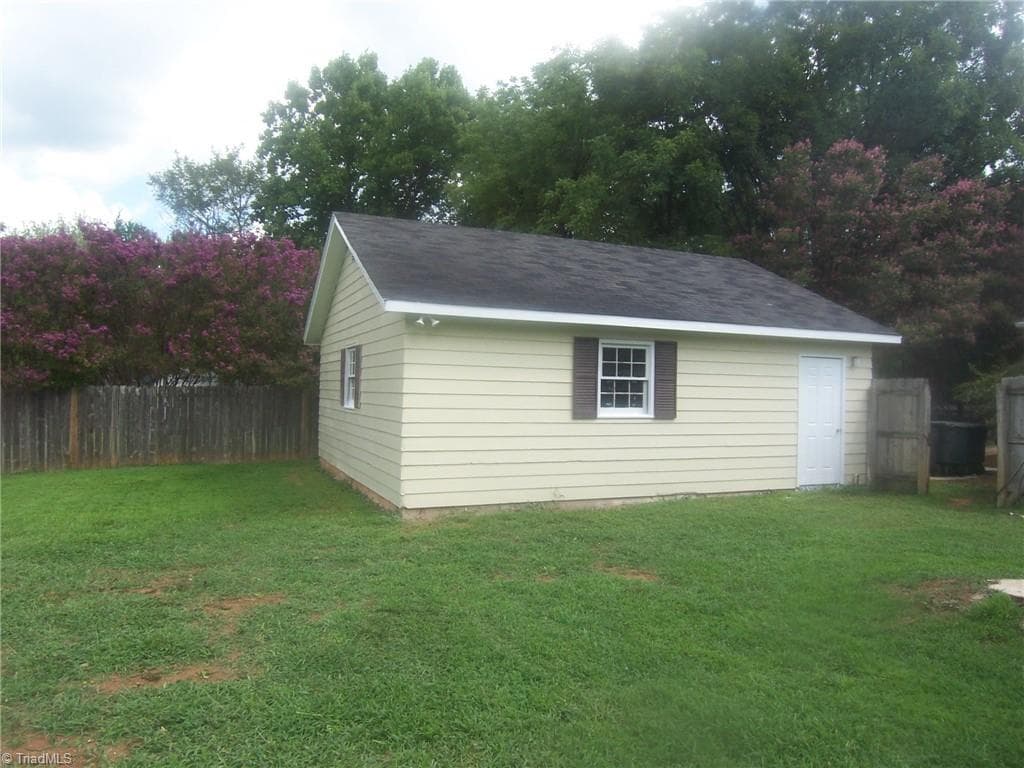 Stick/Site Built at 4109 Windlestraw Lane, Greensboro NC 27410, photo 26 of 27