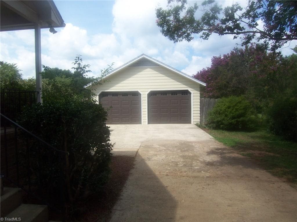 Stick/Site Built at 4109 Windlestraw Lane, Greensboro NC 27410, photo 25 of 27