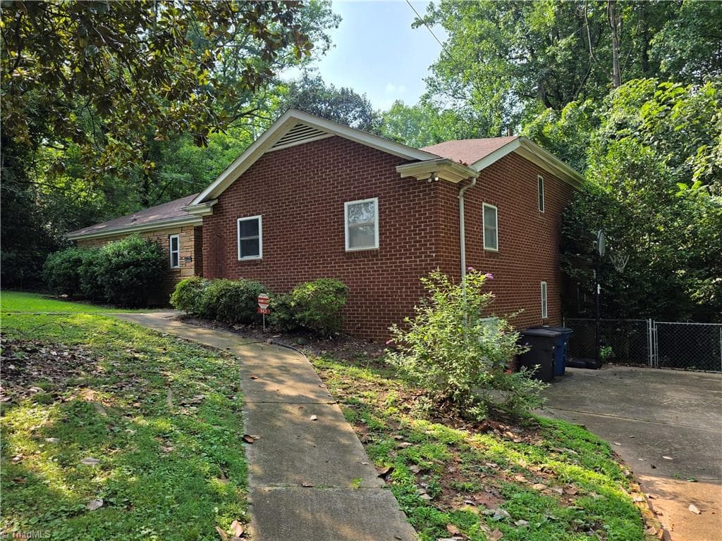 Stick/Site Built at 843 Stockton Street, Statesville NC 28677, Statesville, photo 2 of 11