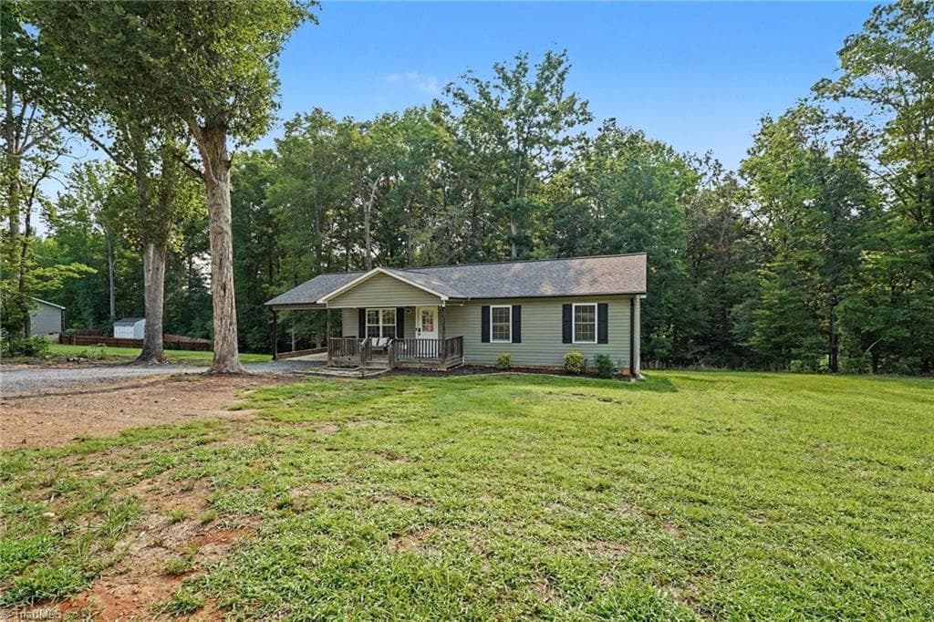 Stick/Site Built at 3756 Hoover Hill Road, Trinity NC 27370, Trinity, photo 4 of 27