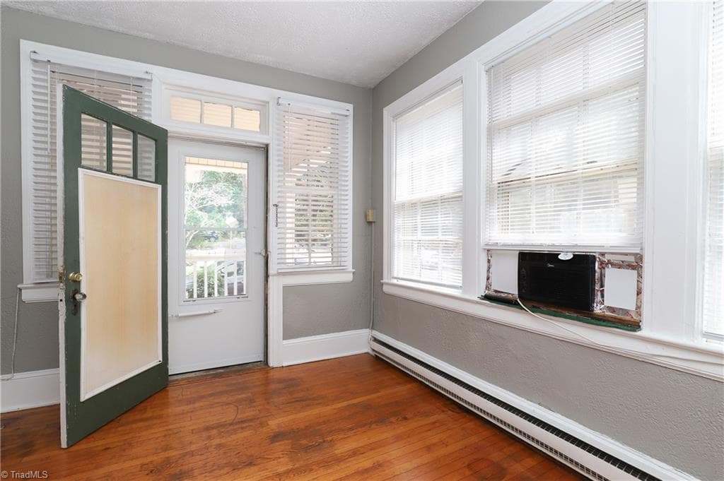 Apartment at 1025 West End Boulevard, Winston-Salem NC 27101, Winston-Salem, photo 5 of 48