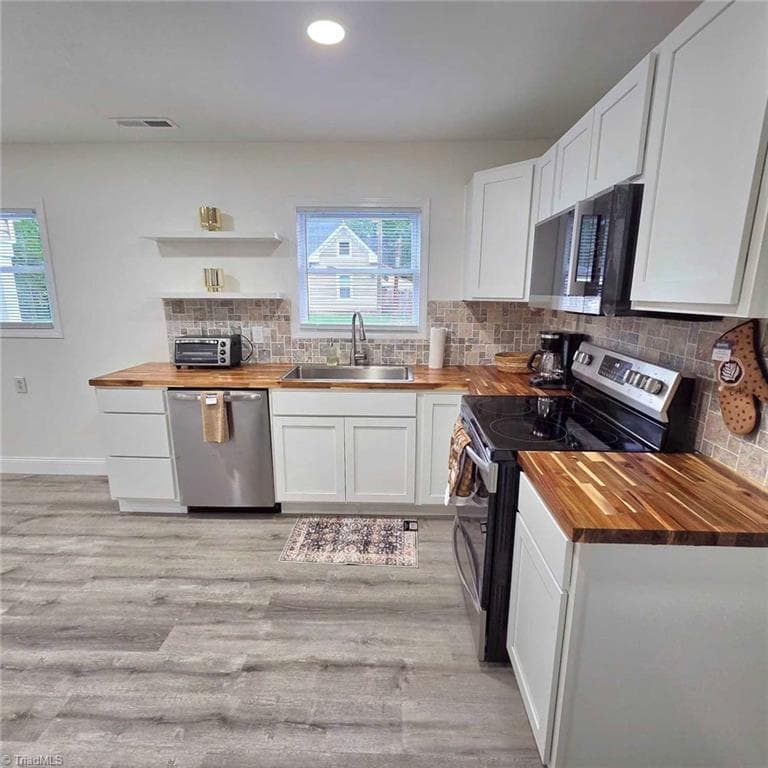 Stick/Site Built at 1418 24th Street, Winston-Salem NC 27105, Winston-Salem, photo 2 of 26