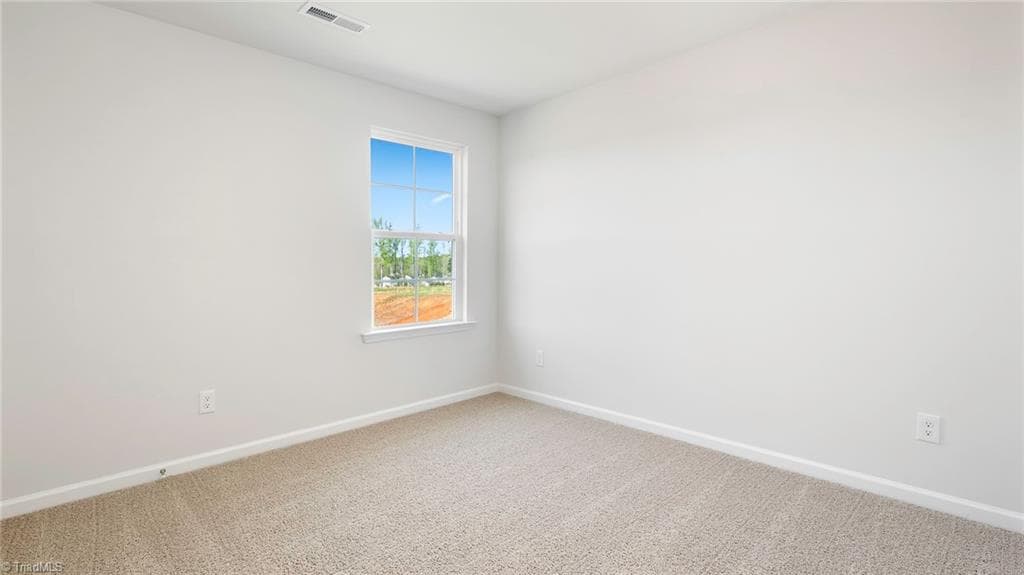 Stick/Site Built at 627 Beechwood Circle, Thomasville NC 27360, photo 12 of 18