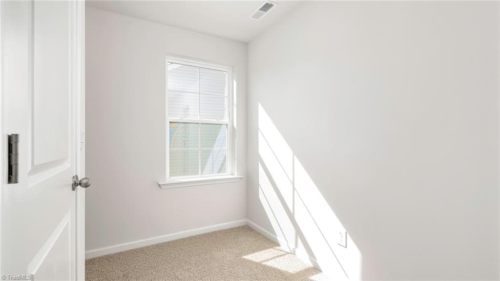 Stick/Site Built at 627 Beechwood Circle, Thomasville NC 27360, photo 10 of 18