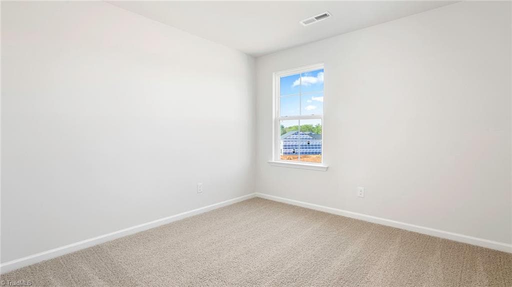 Stick/Site Built at 627 Beechwood Circle, Thomasville NC 27360, photo 11 of 18