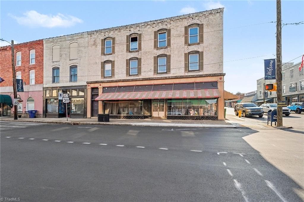 Remarks at 100/104 S Market Street, Madison NC 27025, photo 2 of 49